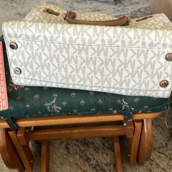 Michael Kors Hamilton cream tote satchel bag 12 x 14 x 6 - Picture 6 of 9